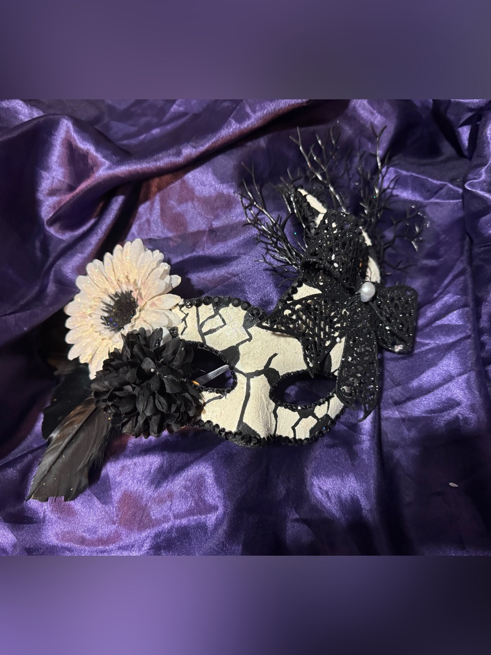 Black and Cream Decorative Women's Masquerade Mask
